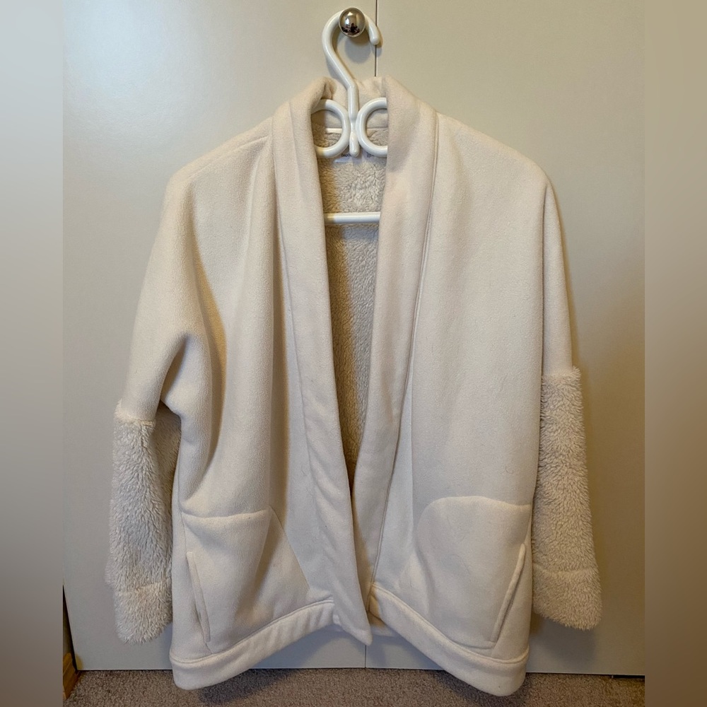 ⭐️4/$20⭐️Gap Cream Robe Size XS